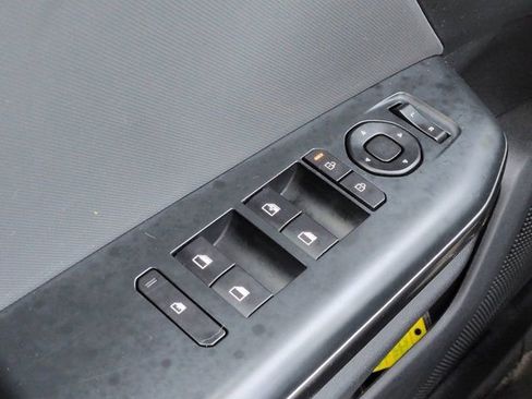 Used 2025 Kia K4 FWD image 20