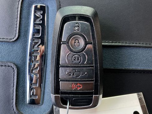 Used 2025 Ford F350 Platinum w/ FX4 Off-Road Package image 33