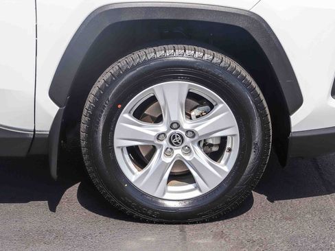 Certified 2020 Toyota RAV4 LE w/ Carpet Mat Package AWD/4WD image 11