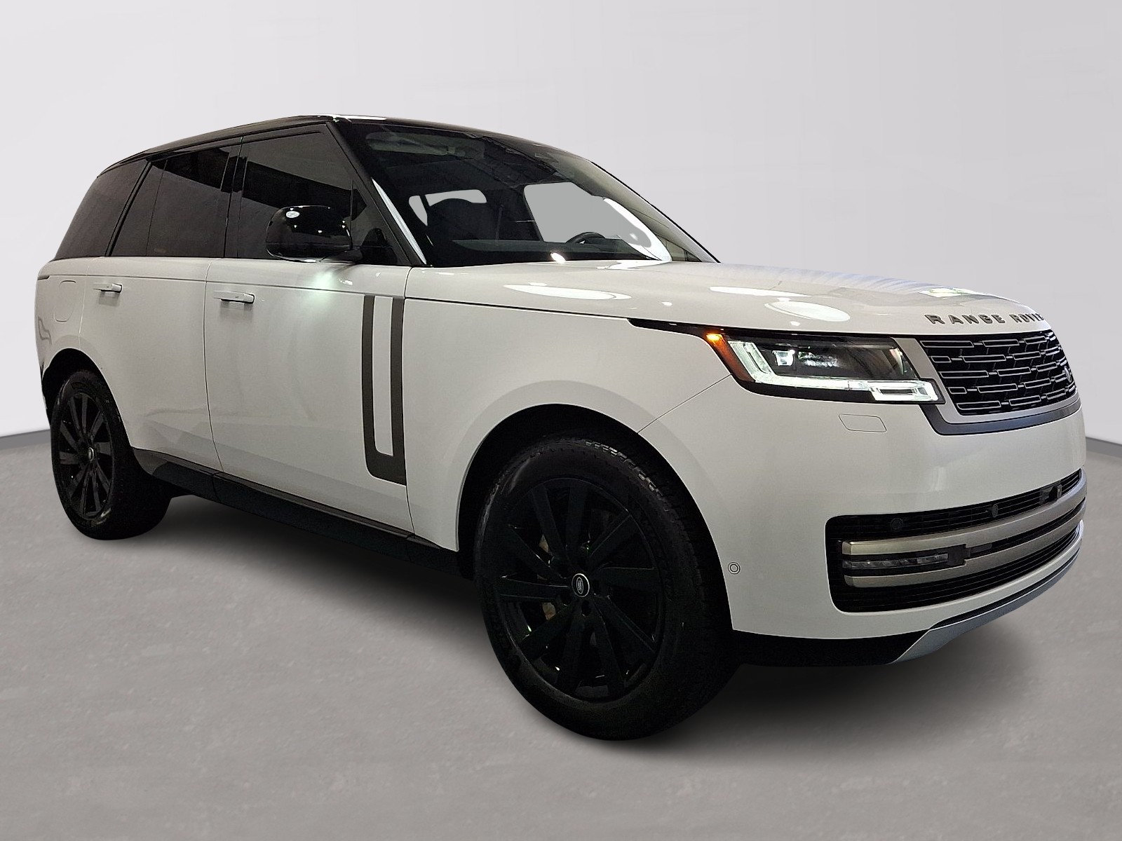 Certified 2025 Land Rover Range Rover SE AWD/4WD image 3