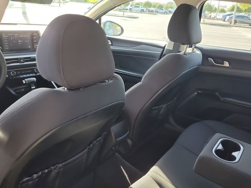 Used 2023 Kia K5 LXS image 12