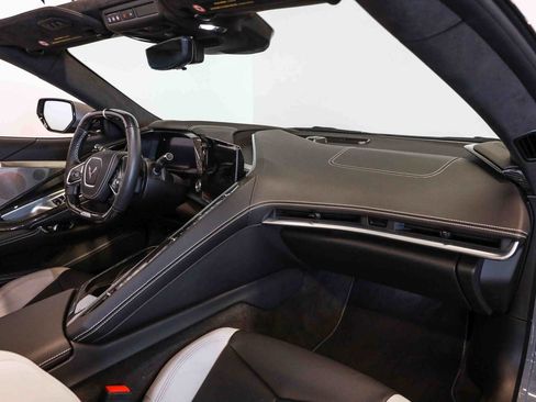 Used 2025 Chevrolet Corvette Z06 RWD image 37