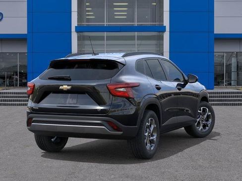 New 2026 Chevrolet Trax LT w/ LT Convenience Package FWD image 4