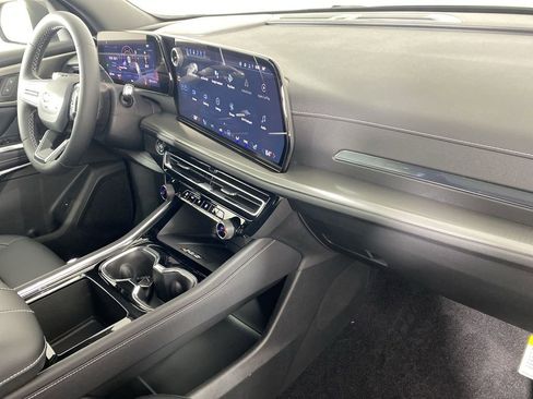 New 2026 Chevrolet Traverse LT w/ Driver Confidence Package image 29