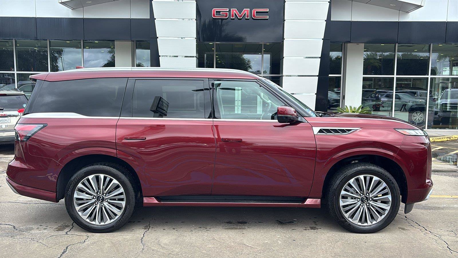 Used 2025 INFINITI QX80 Luxe RWD image 8