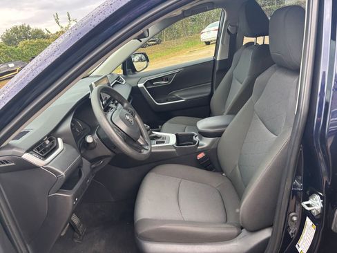 Used 2025 Toyota RAV4 XLE image 27