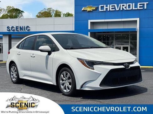 Used 2021 Toyota Corolla LE w/ Carpet Mat Package (TMS) FWD image 1