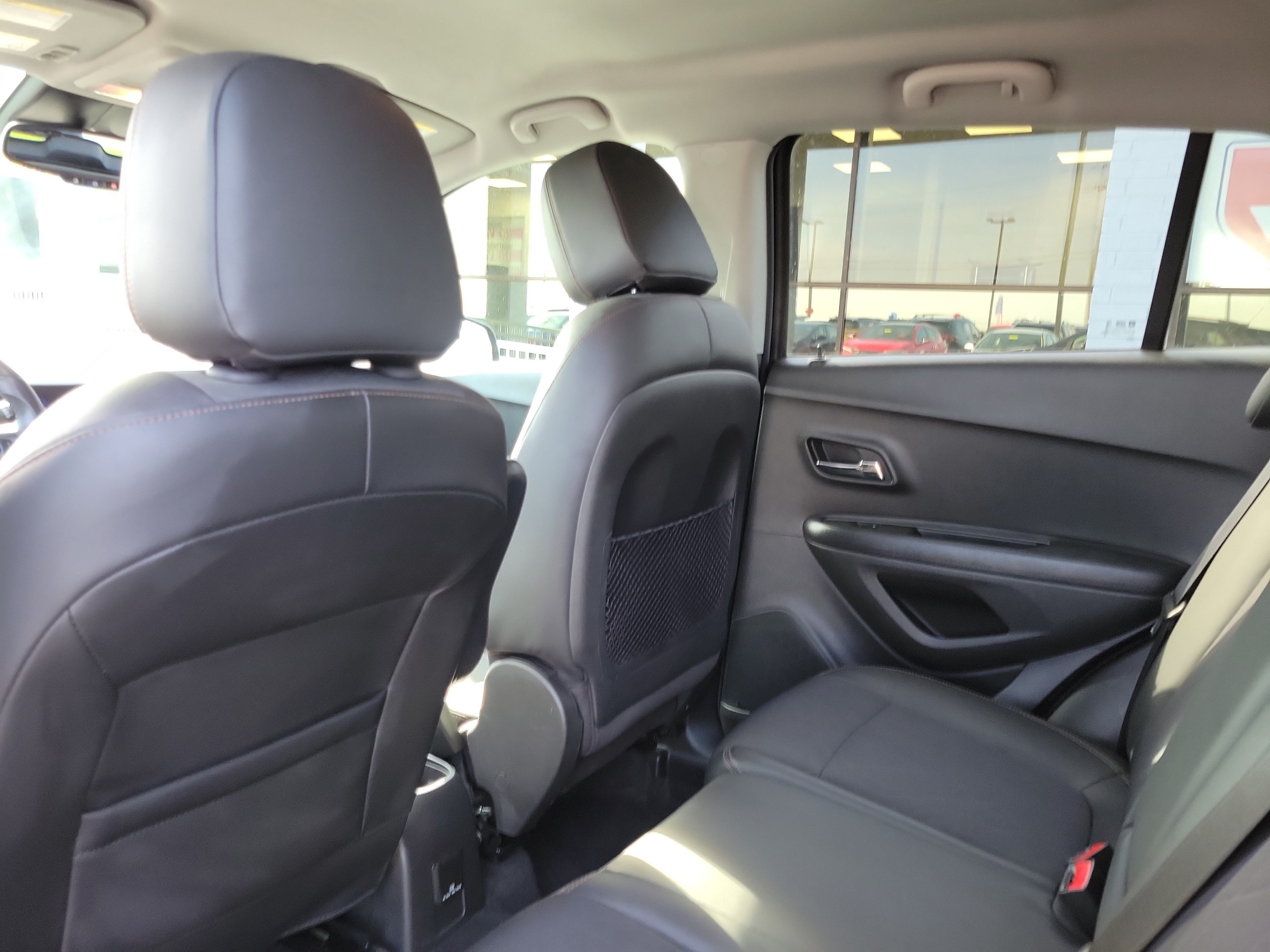Used 2020 Chevrolet Trax LT w/ LT Convenience Package FWD image 14