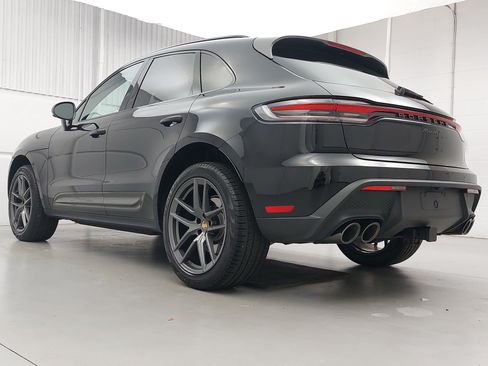 Certified 2026 Porsche Macan Turbo AWD/4WD image 3