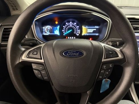 Used 2014 Ford Fusion SE image 10