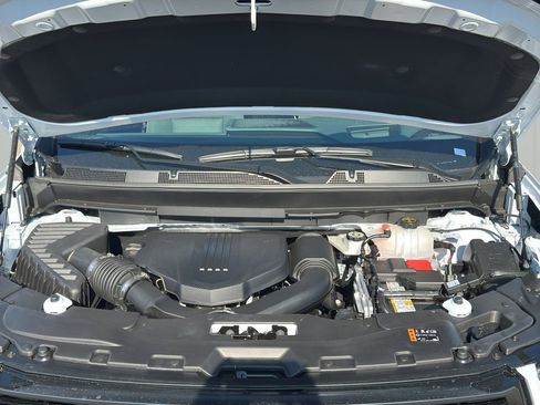 New 2026 GMC Acadia AT4 w/ Luxury Package AWD/4WD image 30