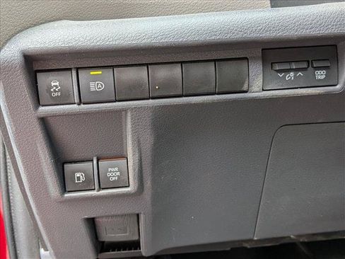Used 2023 Toyota Sienna LE FWD image 18