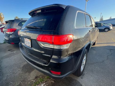 Used 2017 Jeep Grand Cherokee Laredo w/ Quick Order Package 2BE image 2