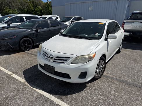 Used 2013 Toyota Corolla LE image 1