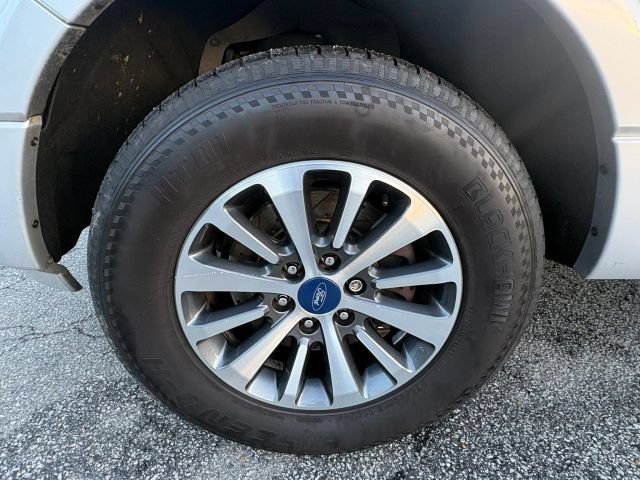Used 2017 Ford Expedition EL XLT w/ Equipment Group 202A RWD image 9