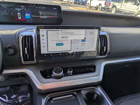 New 2025 Ford Expedition Max Platinum w/ Driver's Package image 22