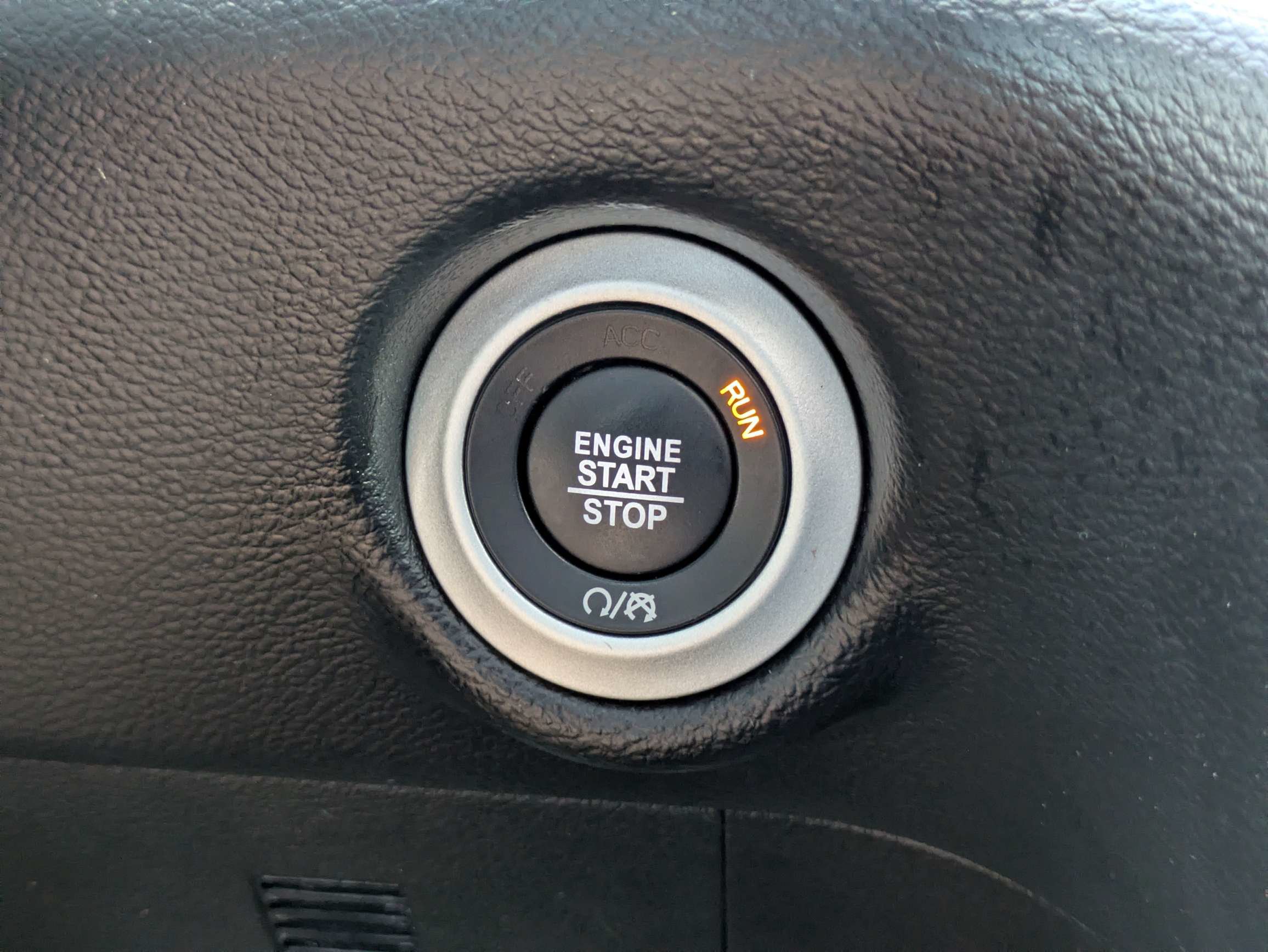 Used 2025 Chrysler Pacifica Select FWD image 29