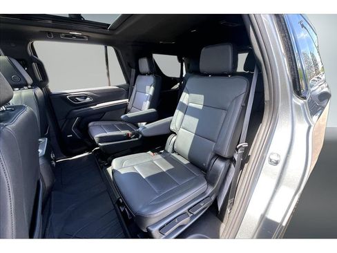 Used 2023 Chevrolet Tahoe Z71 w/ Luxury Package AWD/4WD image 22