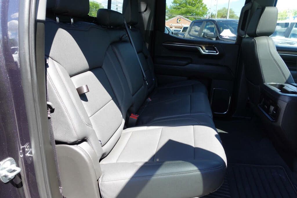 Used 2022 Chevrolet Silverado 1500 LT Trail Boss w/ LT Trail Boss Premium Package AWD/4WD image 39