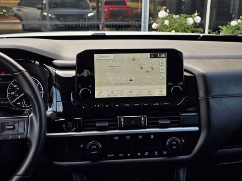 Used 2025 Nissan Pathfinder SL w/ SL Premium Package image 28