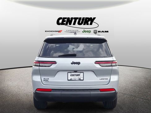 Used 2024 Jeep Grand Cherokee L Limited w/ Black Appearance Package image 5