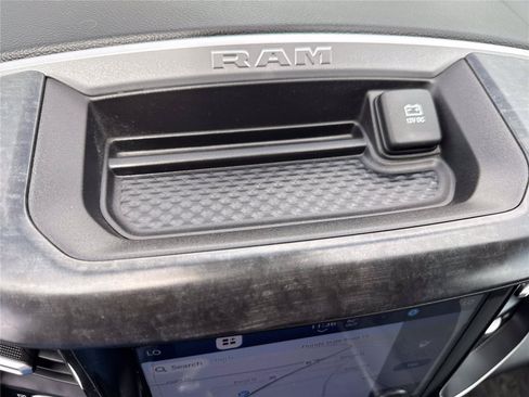 Used 2022 RAM 1500 Big Horn AWD/4WD image 25