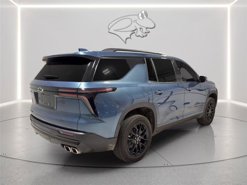 Used 2025 Chevrolet Traverse LT w/ Midnight/Sport Edition FWD image 5