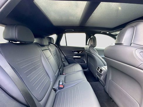 Used 2024 Mercedes-Benz GLC 300 4MATIC image 27