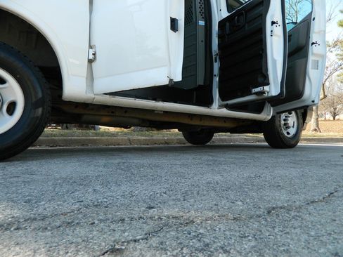 Used 2017 Chevrolet Express 2500 image 14