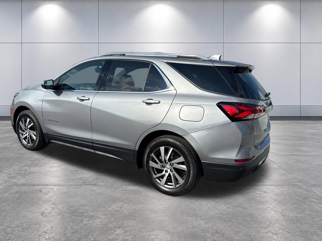 Used 2024 Chevrolet Equinox Premier FWD image 3