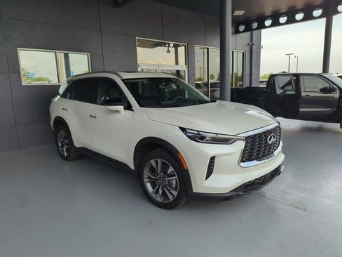 Used 2023 INFINITI QX60 Luxe w/ Vision Package FWD image 1