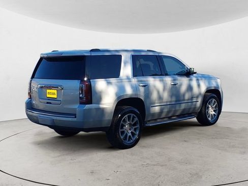 Used 2017 GMC Yukon Denali AWD/4WD image 5