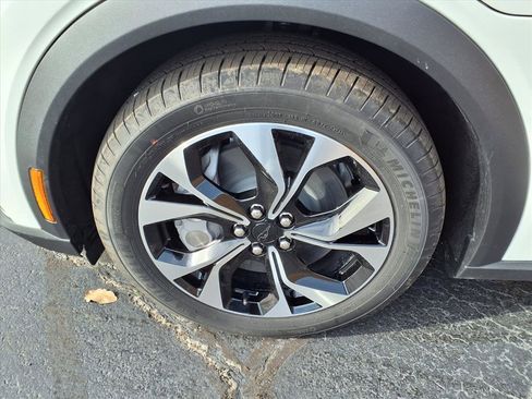 Used 2025 Ford Mustang Mach-E Select image 18