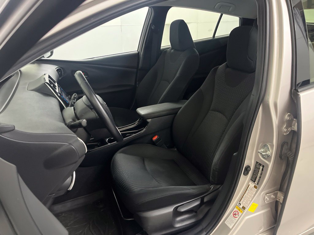 Used 2019 Toyota Prius Prime Plus FWD image 18