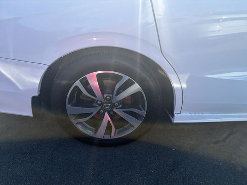 Used 2023 Honda Odyssey Touring image 5