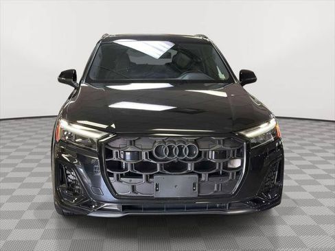 Used 2025 Audi SQ7 Premium Plus AWD/4WD image 7