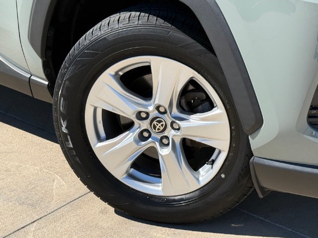 Used 2021 Toyota RAV4 XLE AWD/4WD image 6