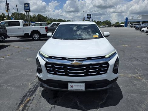 Used 2026 Chevrolet Equinox LT AWD/4WD image 8