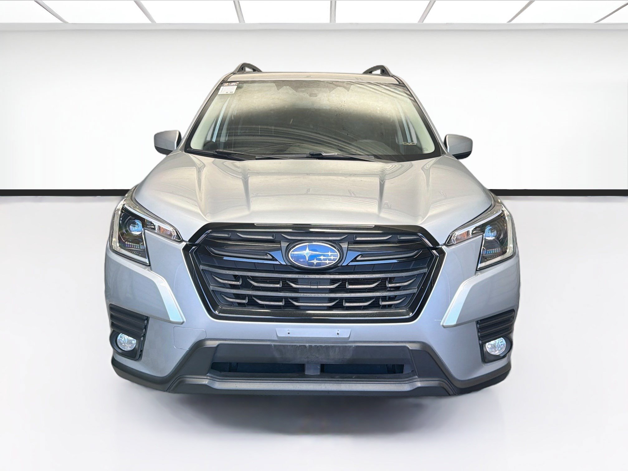 Used 2023 Subaru Forester Premium AWD/4WD image 2