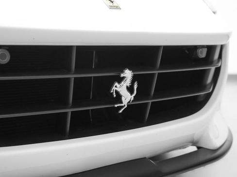 Certified 2022 Ferrari Portofino M RWD image 4