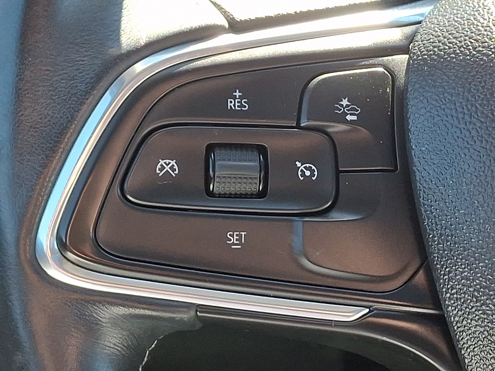 Used 2020 Buick Encore GX Preferred w/ Cold Weather Comfort Package AWD/4WD image 22