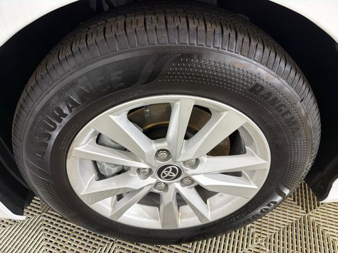 Used 2025 Toyota Camry LE w/ Convenience Package FWD image 11