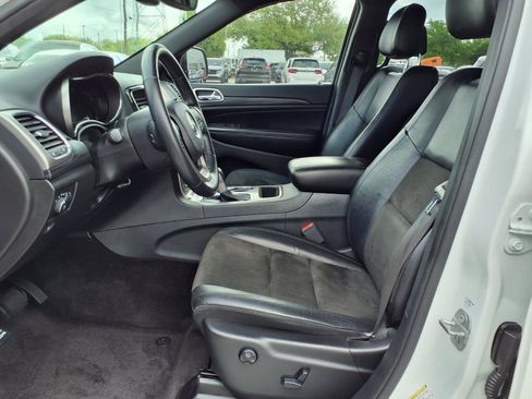 Used 2019 Jeep Grand Cherokee Altitude RWD image 17