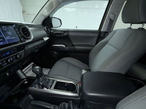 Certified 2022 Toyota Tacoma SR5 image 5