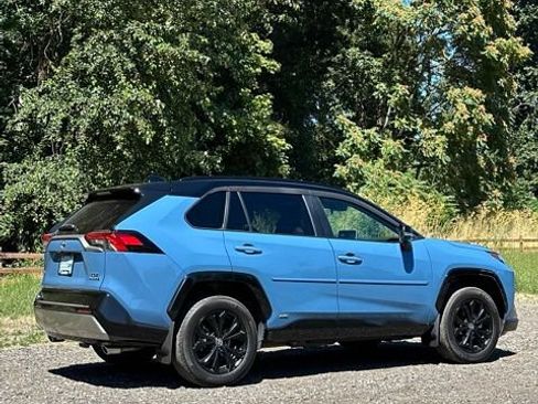 Used 2022 Toyota RAV4 XSE AWD/4WD image 8