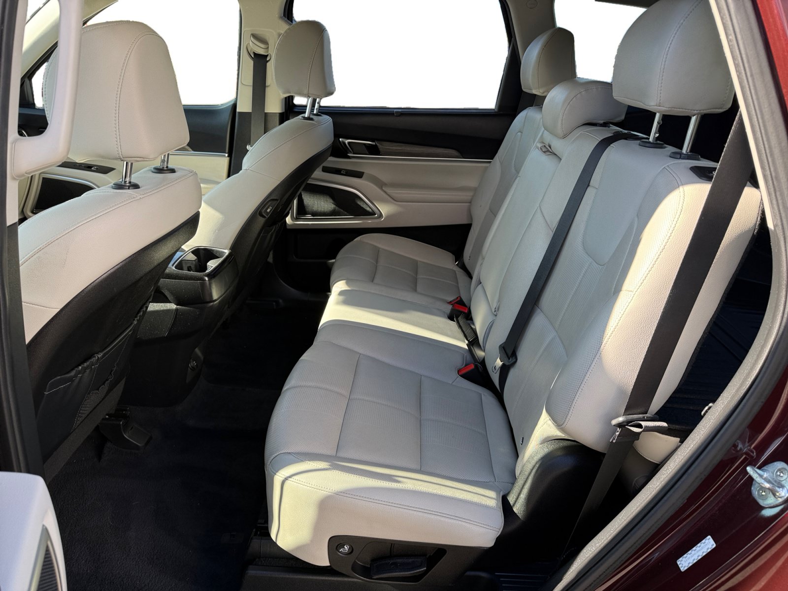Used 2022 Kia Telluride EX w/ Towing Package AWD/4WD image 16