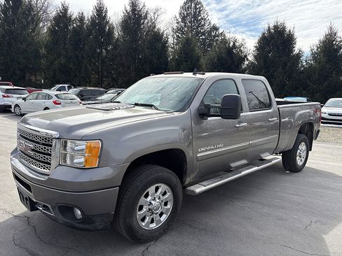 Used 2012 GMC Sierra 2500 Denali w/ Suspension Package, Off-Road image 1
