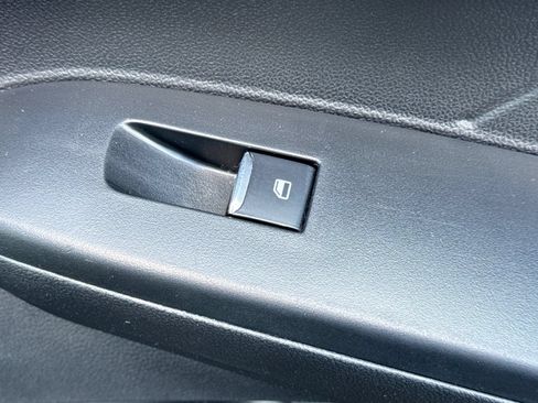 Used 2025 Ford Escape ST-Line FWD image 21