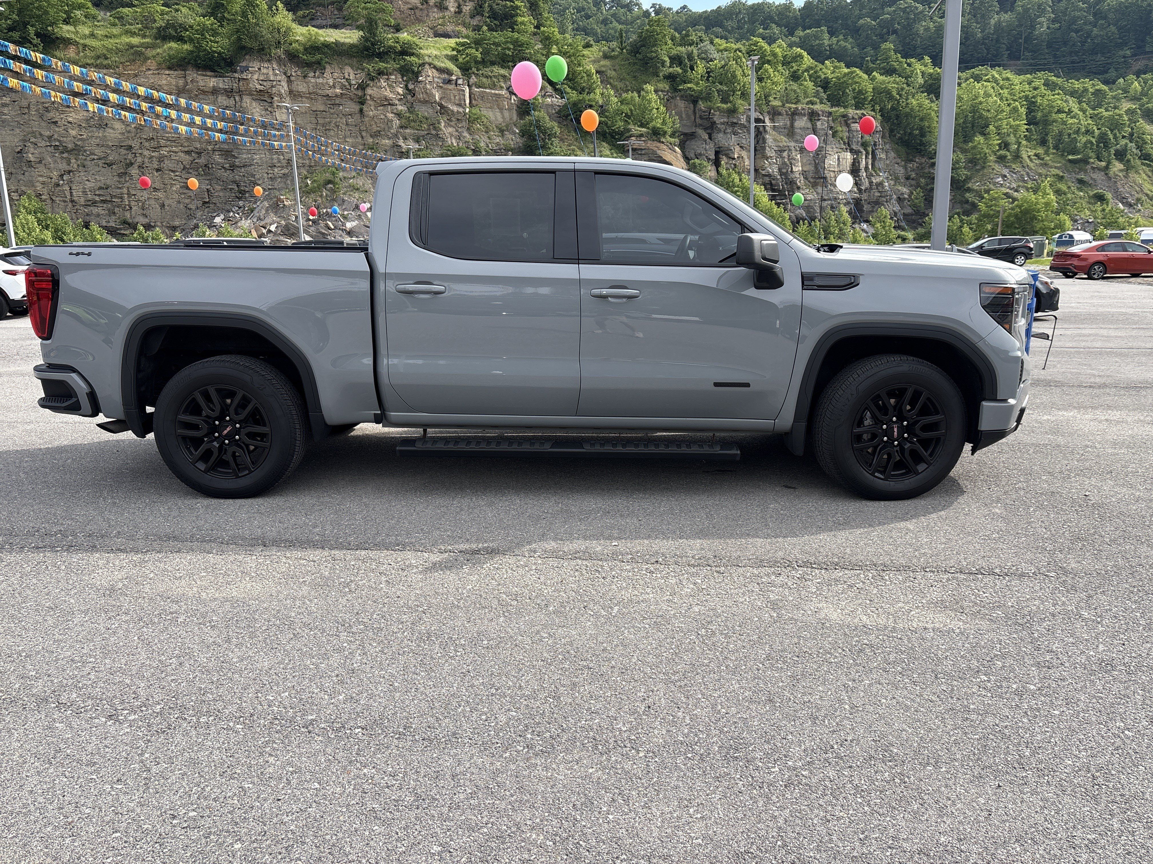Used 2024 GMC Sierra 1500 Elevation AWD/4WD image 3