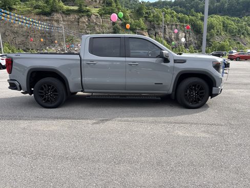Used 2024 GMC Sierra 1500 Elevation AWD/4WD image 3